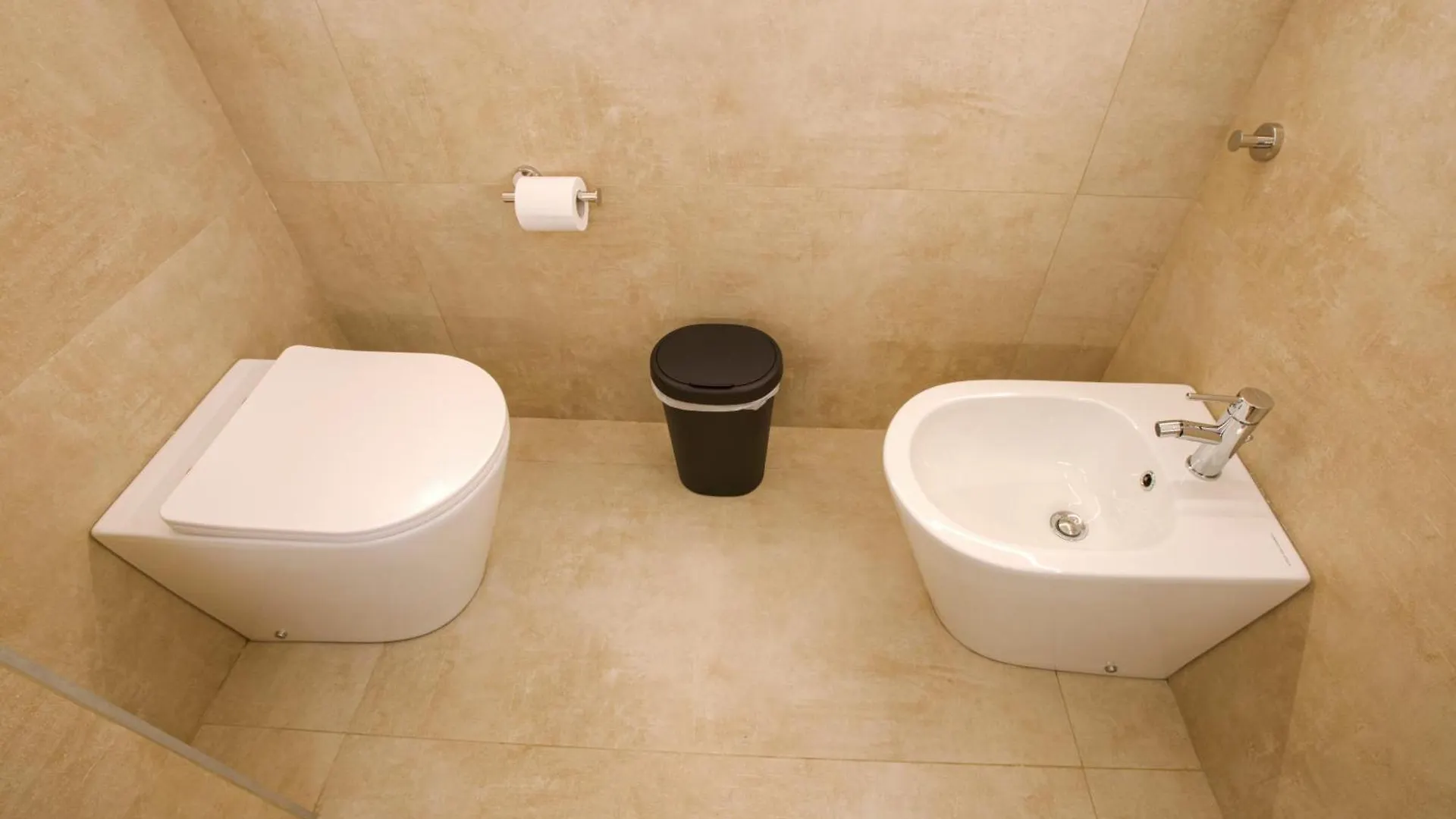Magikrooms Colonna Roma 0*,  Italia